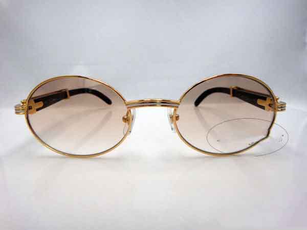 CT1937716 C1 Gold Black horn-1.jpg