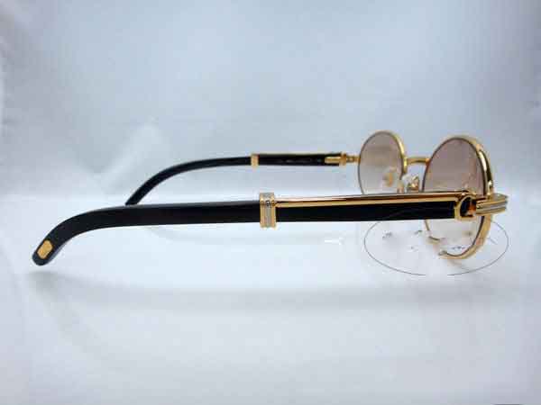 CT1937716 C1 Gold Black horn-3.jpg