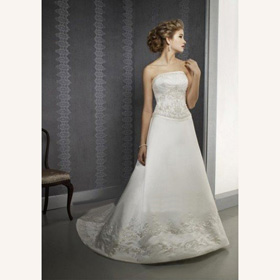Elegant & Luxurious Floor-length Strapless Lace-up Embroidery Satin Court Train Wedding Dresses