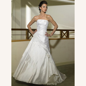 Beaded Embroidery Strapless Lace Floor-Length Chapel Train Wedding Dresses