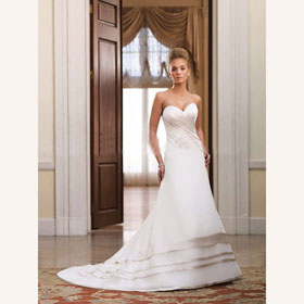 Stunning Strapless Floor-length Bridal Court Train Wedding Dresses