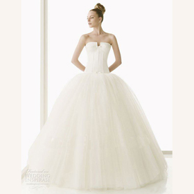 Strapless Floor-length Lace Sweep Train Wedding Dresses