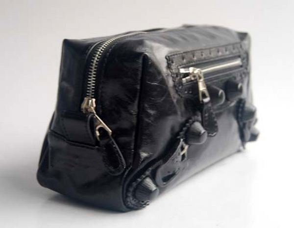 Black With Zipper Leather Clutches