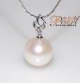 White Gold Beautiful Elegant Pearl Pendant