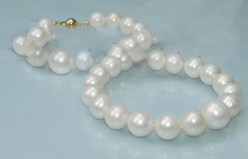 18 Inch White Engagement Pearl Necklace