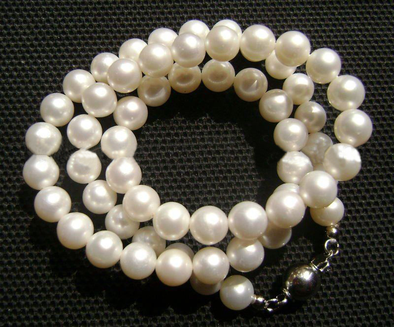 7.5~8mm White Freshwater Pearls Necklaces