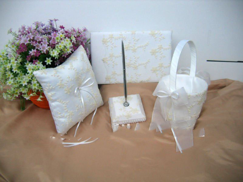 Embroidered Classic Satic Ring Pillows