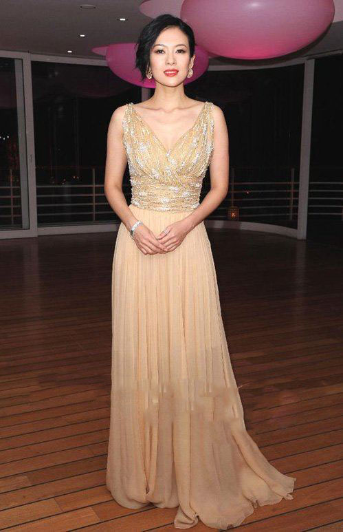 V Neck Chiffon Floor Length Pleats A Line Celebrity Dresses