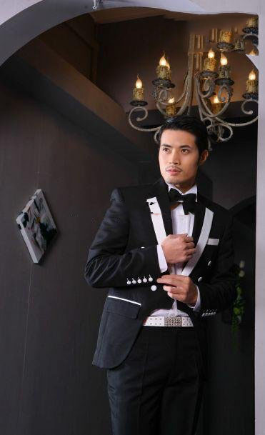 Black Elegent Handmade Cotton Men Tuxedos