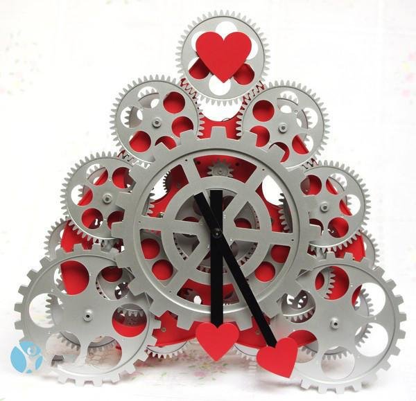 Appro.31cmx31cm Metal & Plastic Red with Silver Table Clock