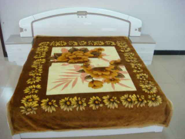 Super Comfortable 100% Polyester Handmade Throw Sleeping Blanket