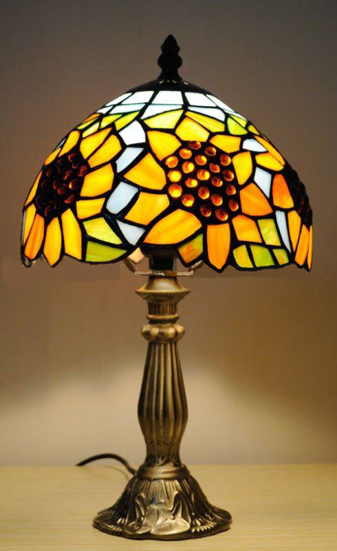 Electric Incandescent W8 * H15 Inch Art Glass +Metal Base Table Lamp