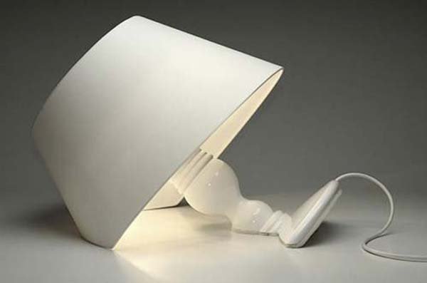 White Wooden Sinking Titanic Table Lamp