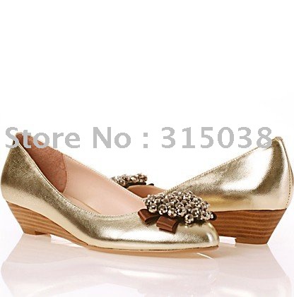 Shining Heart-shaped Beaded Elegant Leather Shoes Singles Condition Spring with a New Slope